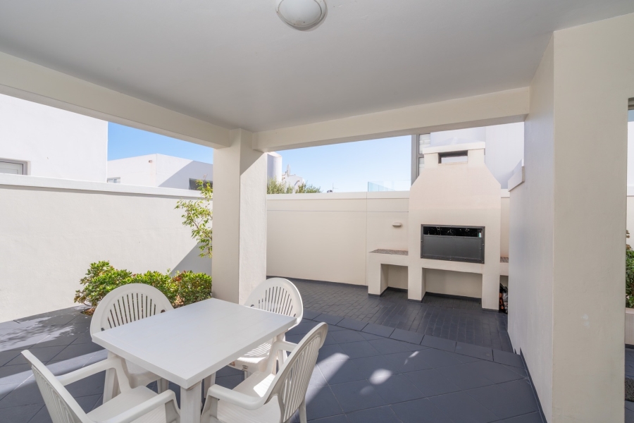 4 Bedroom Property for Sale in Paradise Beach Western Cape
